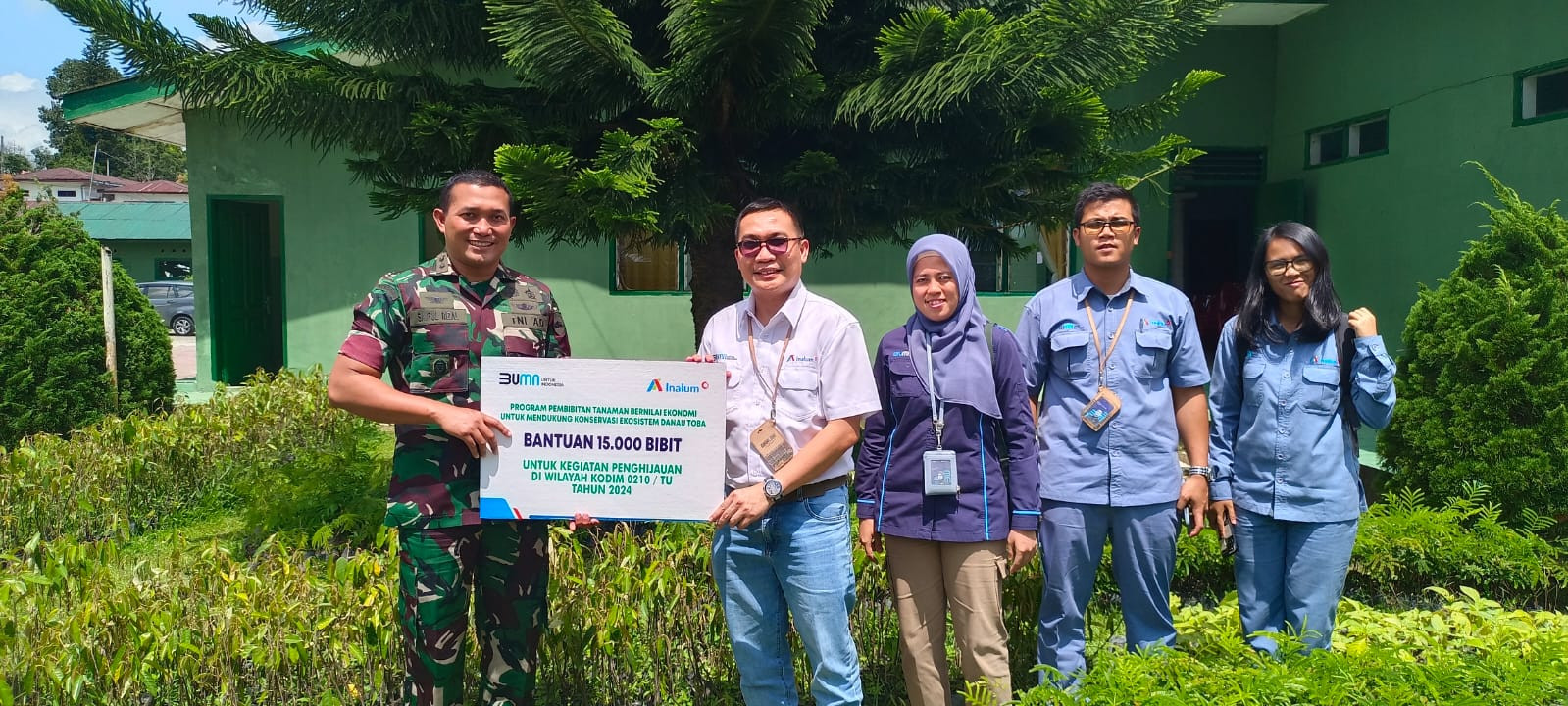 INALUM Memberikan Bantuan 15,000 Bibit Pohon Untuk Mendukung Konservasi Ekosistem Danau Toba