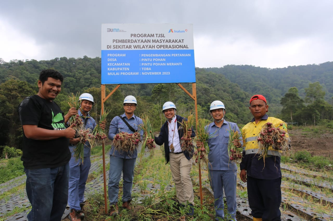 INALUM Rayakan Panen Bawang dan Cabai Bersama Masyarakat Pintu Pohan