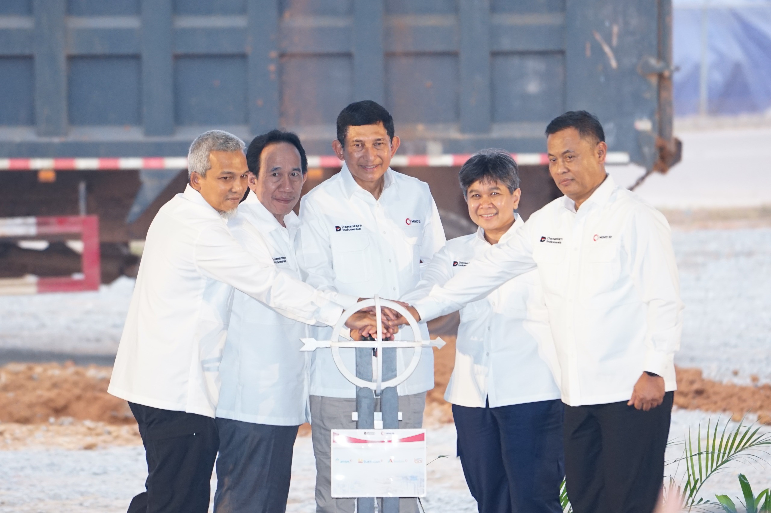  Danantara Indonesia Serentak Resmikan 6 Proyek Hilirisasi  Fase-I dengan Total Nilai Investasi Hingga US$ 7 Miliar 