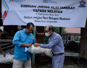 Celebrate National Nelayan Day, INALUM Bantu Nelayan in Batu Bara Regency